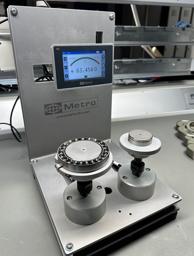 Measurement of thin-walled inside diameters on ball bearings rings