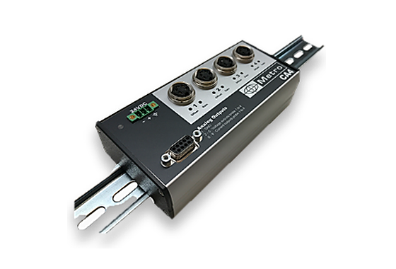 Module d'automation Metro CA4 monté sur rail DIN, quatre sorties analogiques sur connecteurs M12 et connecteur Sub-D